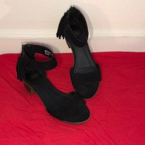 Black block heel sandal shoe SM New York tassel
